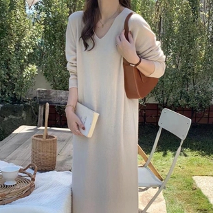 羊范长款V领100纯羊毛衫女宽松慵懒过膝毛衣裙打底显瘦针织连衣裙