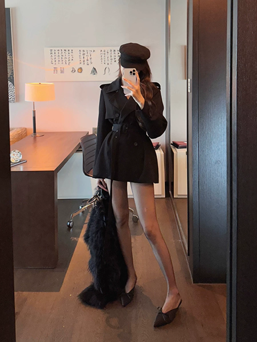 Весеннее бежевое trench-coat, облегающий корсет, жакет, тренд сезона, британский стиль