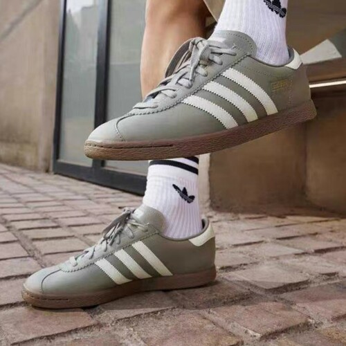 Adidas阿迪达斯三叶草男女经典运动休闲板鞋JR9565