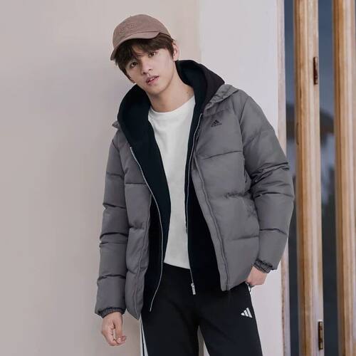 阿迪达斯男女冬季新款保暖运动休闲鸭绒羽绒服IT8725