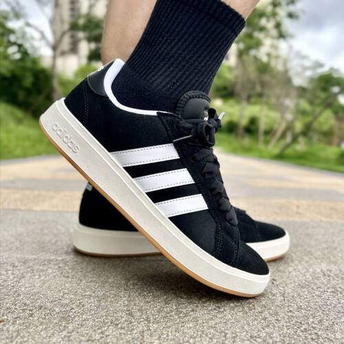 adidas Grand Court Base 00s 舒适薄底面包鞋耐磨低帮板鞋JP6335