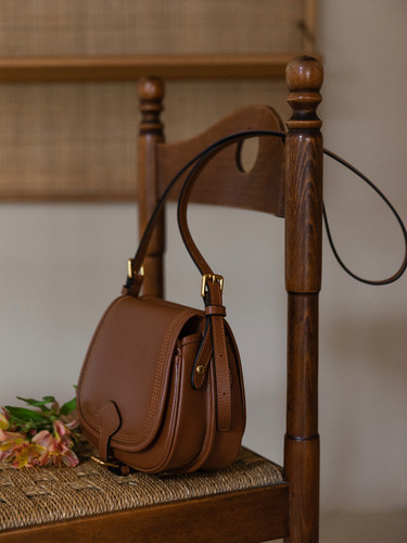 小众款一眼万年复古真皮马鞍包