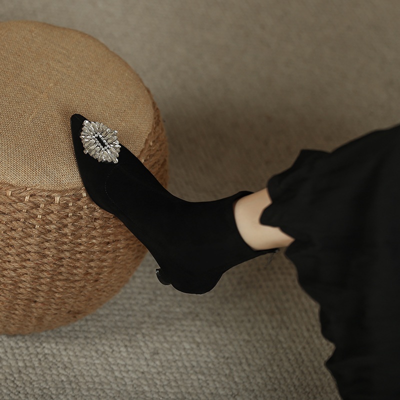 品牌货源尖头水钻短靴女2025瘦瘦靴女侧拉链大码女靴41-43单靴女