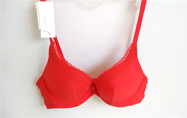 746泰国Sabina内衣波浪厚杯舒适