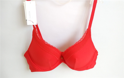 746泰国Sabina内衣波浪厚杯舒适