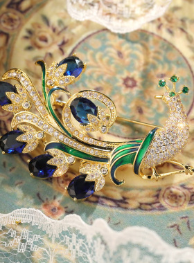 新款奢华高级感国风复古感珐琅蓝色孔雀胸针男女通用装饰别针款式