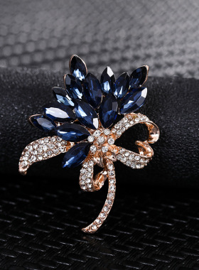 蓝色水晶花束胸针高档精致奢华气质高贵设计感优雅轻奢胸花高级感