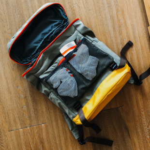 13寸23L 男女国潮旅行电脑潮流背包 ins 祖与占可拆卸双肩包 现货