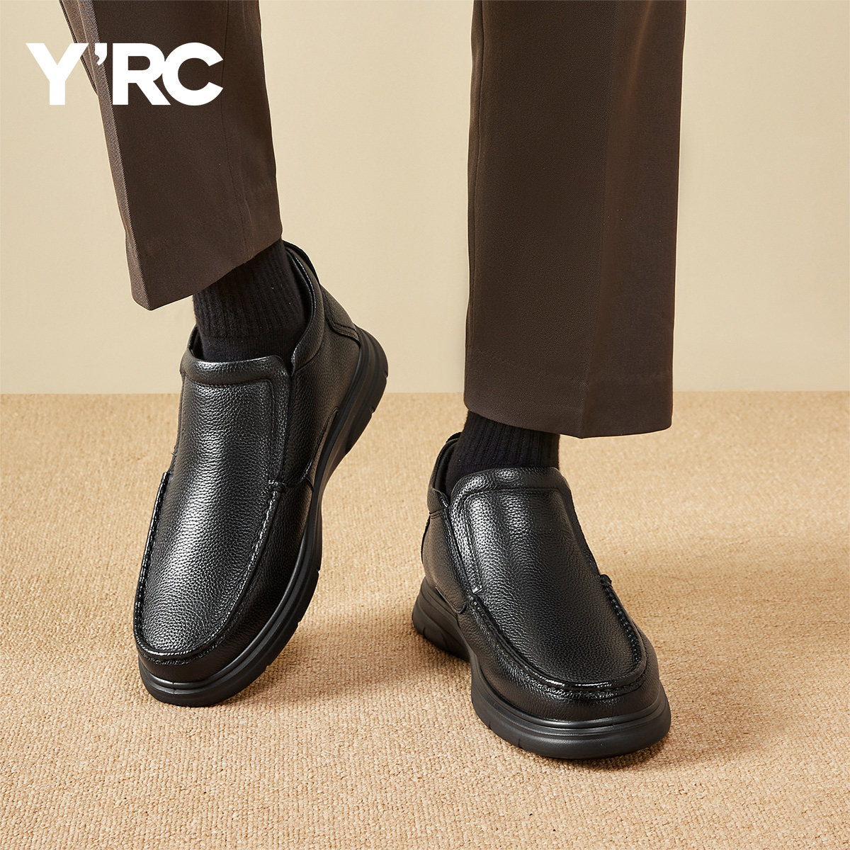 YRC2025新款冬季休闲皮鞋加绒保暖套脚牛皮百搭男士爸爸鞋