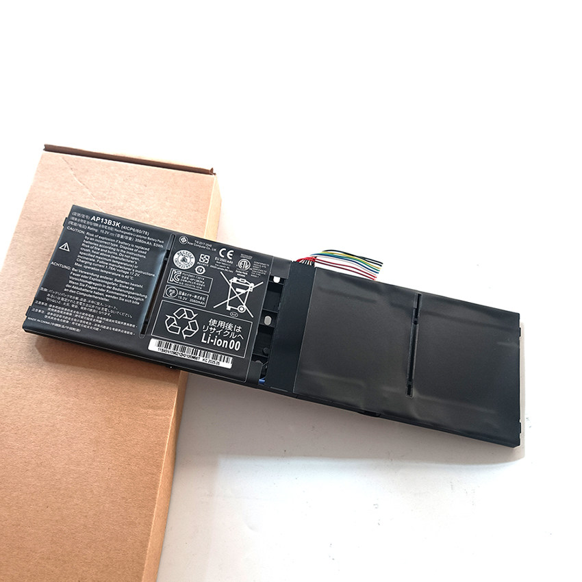 适用宏基 V5 Series ZRI ZRQ ZQK ZQI ZQY ZQX ZQY ZQI Z8C V5MM1 P446 V7-582G PG R7-572G M5-583P 笔电池 - 实物图