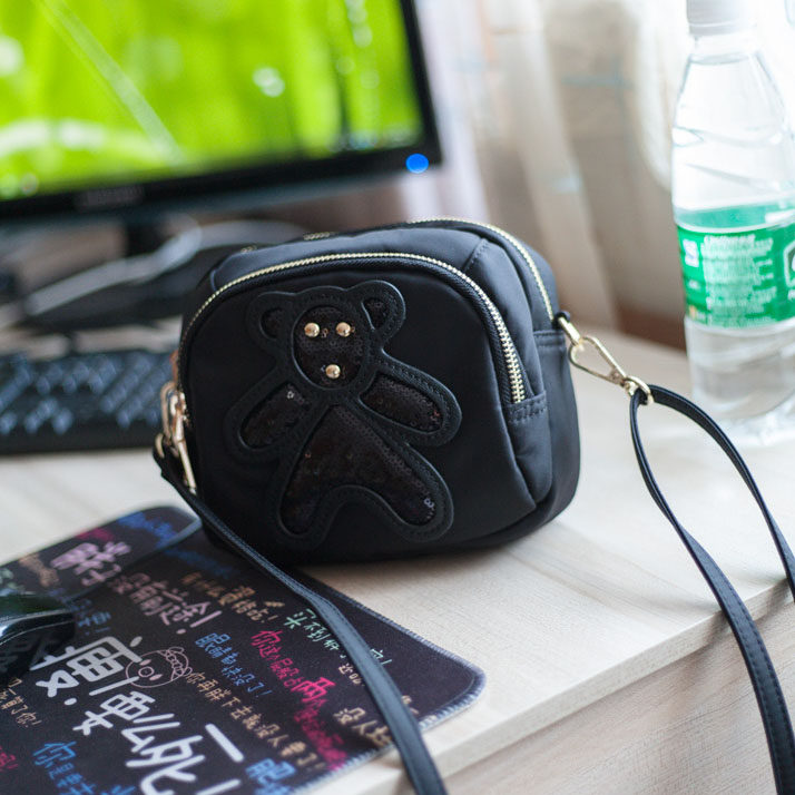 2021新款亮片小熊系列女牛津布包