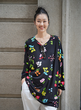 YEVA CHAO“把小花园穿在身上”宽松Oversize多巴胺小花朵印花T恤