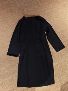 YEVACHAO“气质中带着理性的高智识”立体剪裁黑色收腰连衣裙