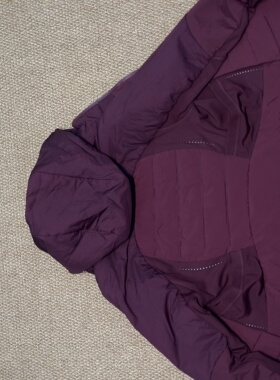 YEVA CHAO安可拉红色户外休闲超薄修身运动连帽羽绒服短外套