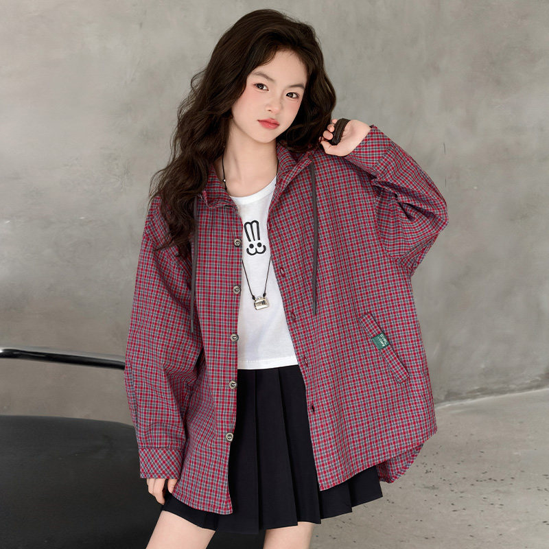 女童外套2026新款春秋款洋气时髦儿童中大童格子衬衫休闲连帽外套
