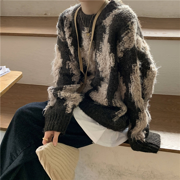 Real price ~ loose and versatile round neck geometry knitting sweater
