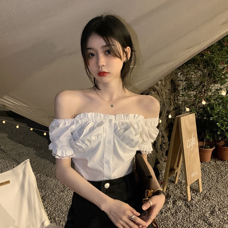 Real price ~ versatile slim short sleeve shirt