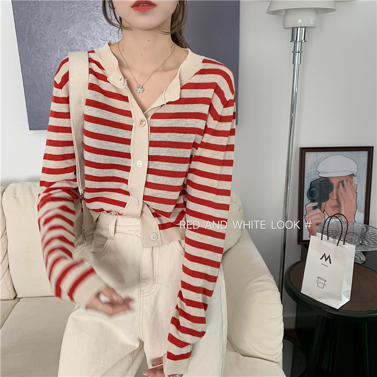 Real price ~ loose and versatile striped single breasted T-shirt