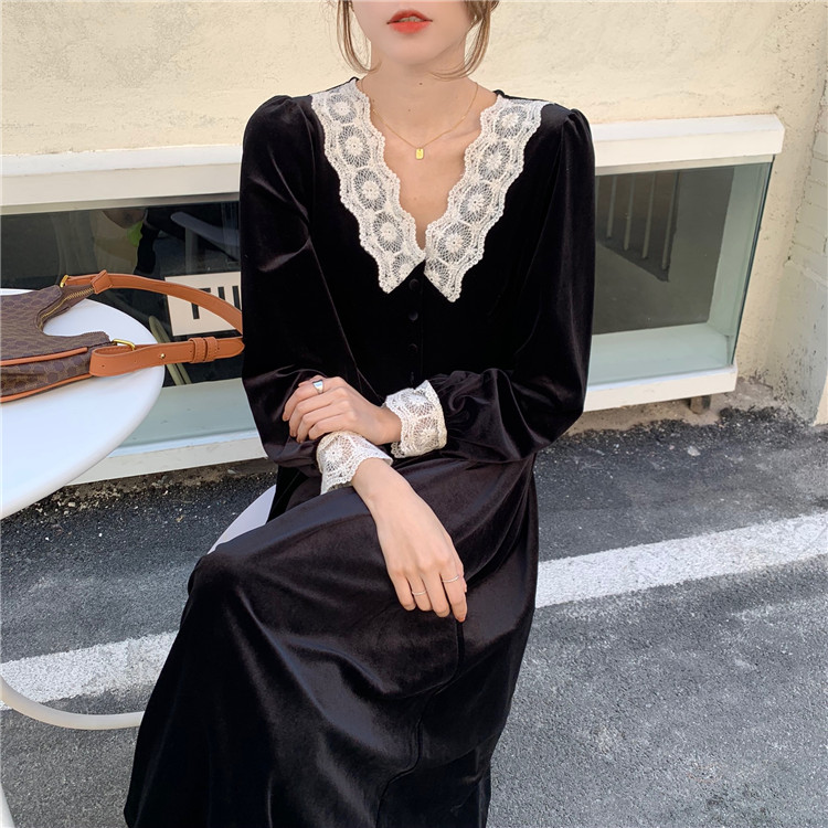 Real shot real price ~ loose and versatile show thin V-neck lace splicing velvet dress