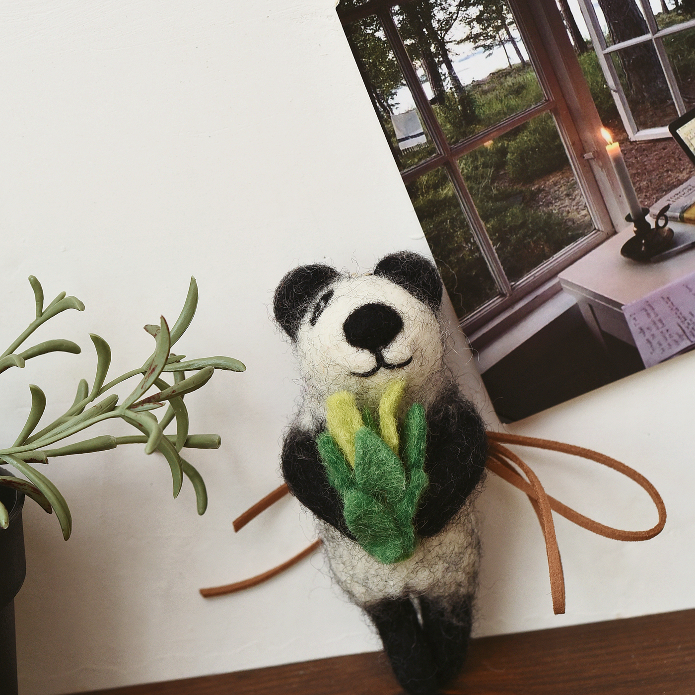 小众可爱羊毛毡挂件女进口卡通车挂男女情侣包挂黑白熊猫挂饰情侣