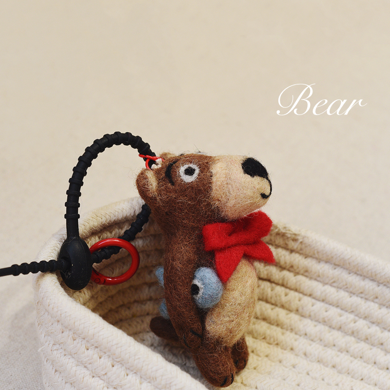 手工卡通挂件羊毛毡抓鱼小熊