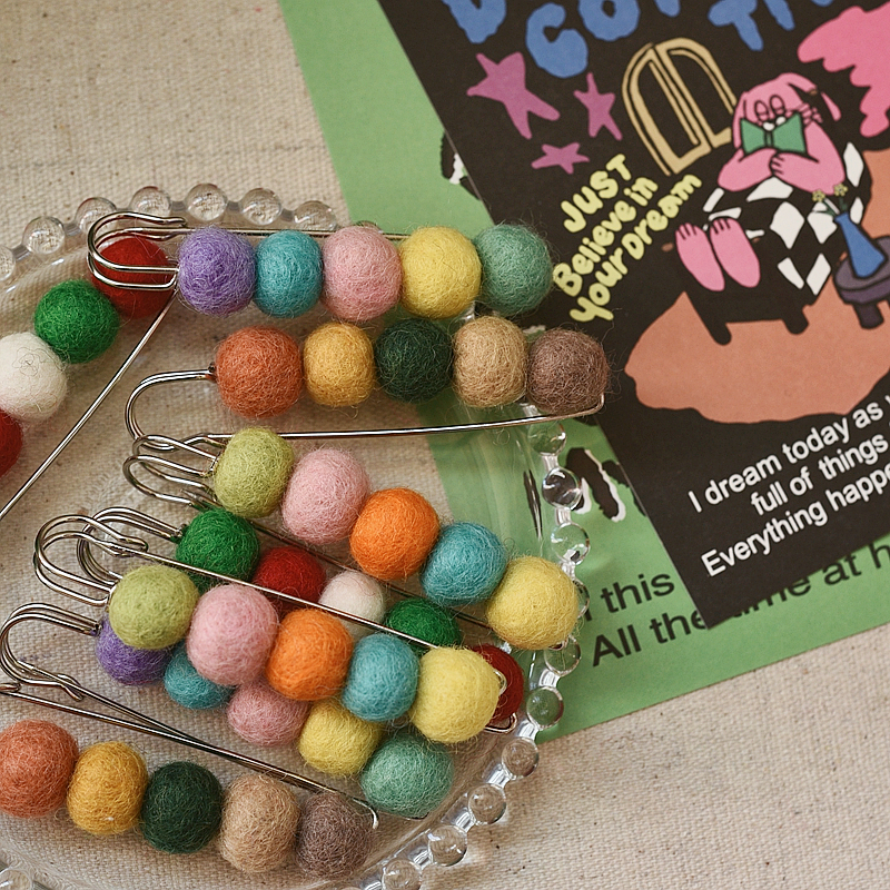 系撞色毛球球胸针秋冬羊毛毡小鹿