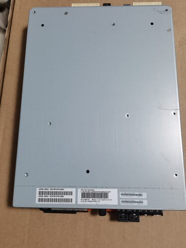 IBM V3700控制器00RY383 00RY382 00AR004 带子卡和电池已初始化