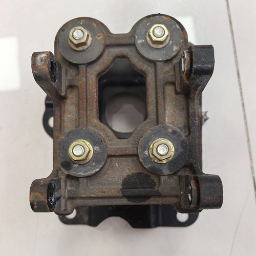 长安睿行M80空调泵压缩机支架