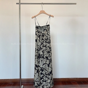 黑色平领碎花立体斜裁片片垂感印花吊带连衣裙夏新 会buy实拍