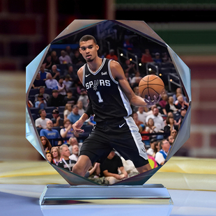 文班亚马手办杰伦格林纪念品威少周边马刺邓肯公仔杜莫兰特玩偶