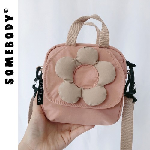 三色补丁卡通风单肩帆布包