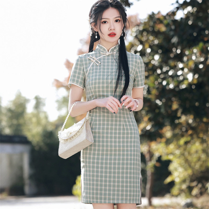 2024春夏新款棉麻格子短款旗袍连衣裙清新少女改良旗袍年轻款民国