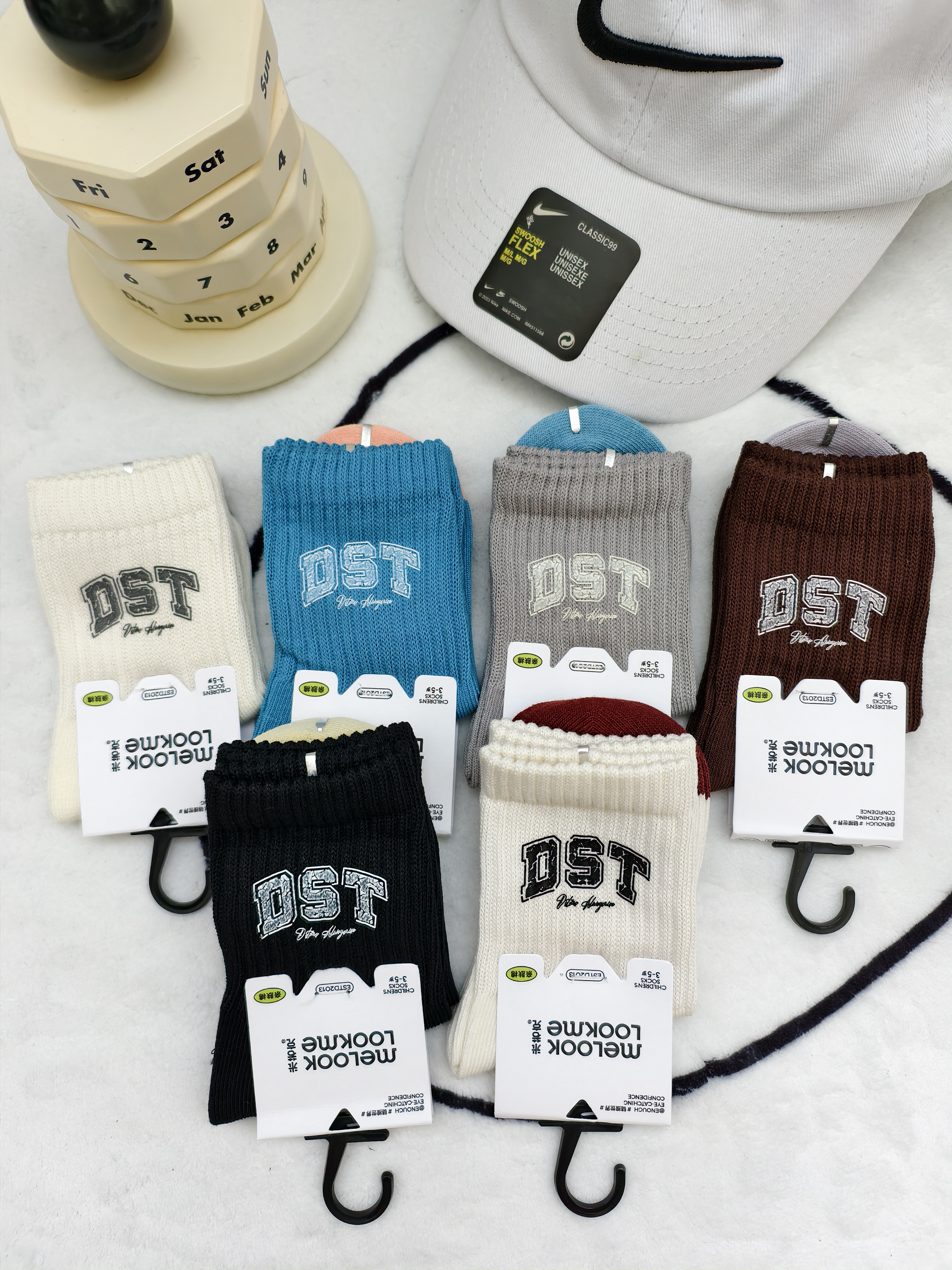 米若克秋冬新款儿童袜中筒袜男童女童学生运动英文印胶无骨吸汗袜