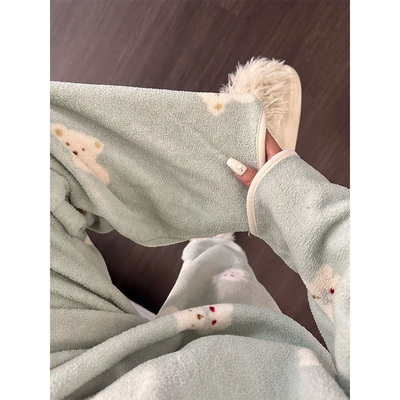 软糯糯可爱小熊印花法兰绒长袖睡衣女秋冬季新款家居服套装可外穿