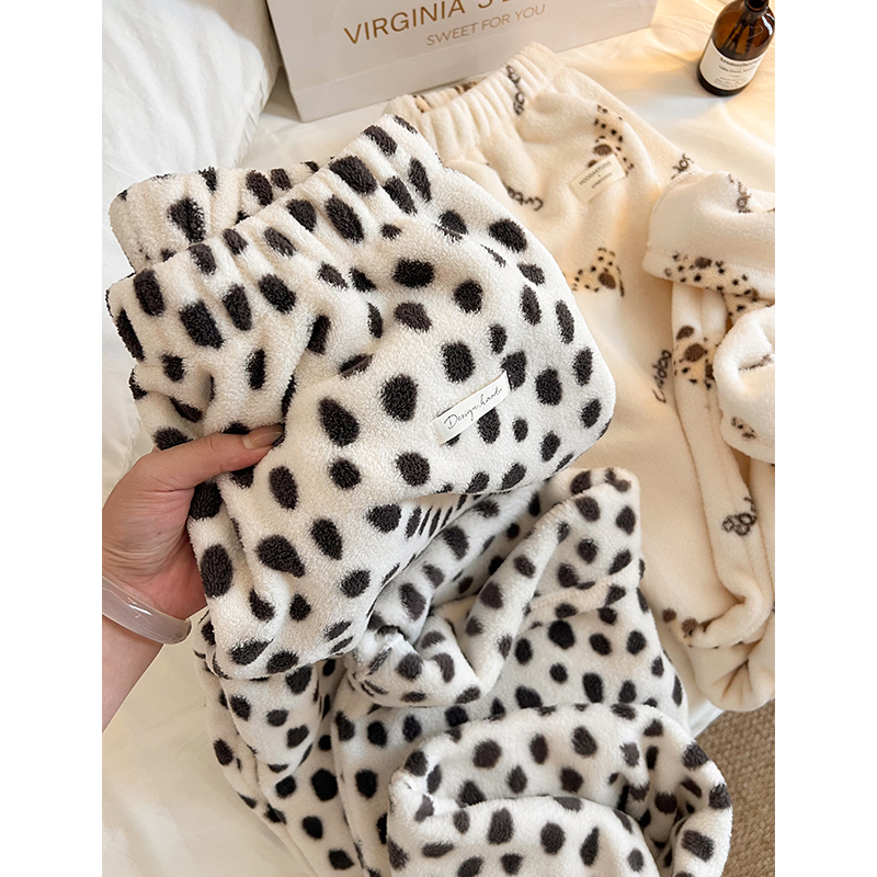 慵懒感少女豹纹珊瑚绒睡裤女