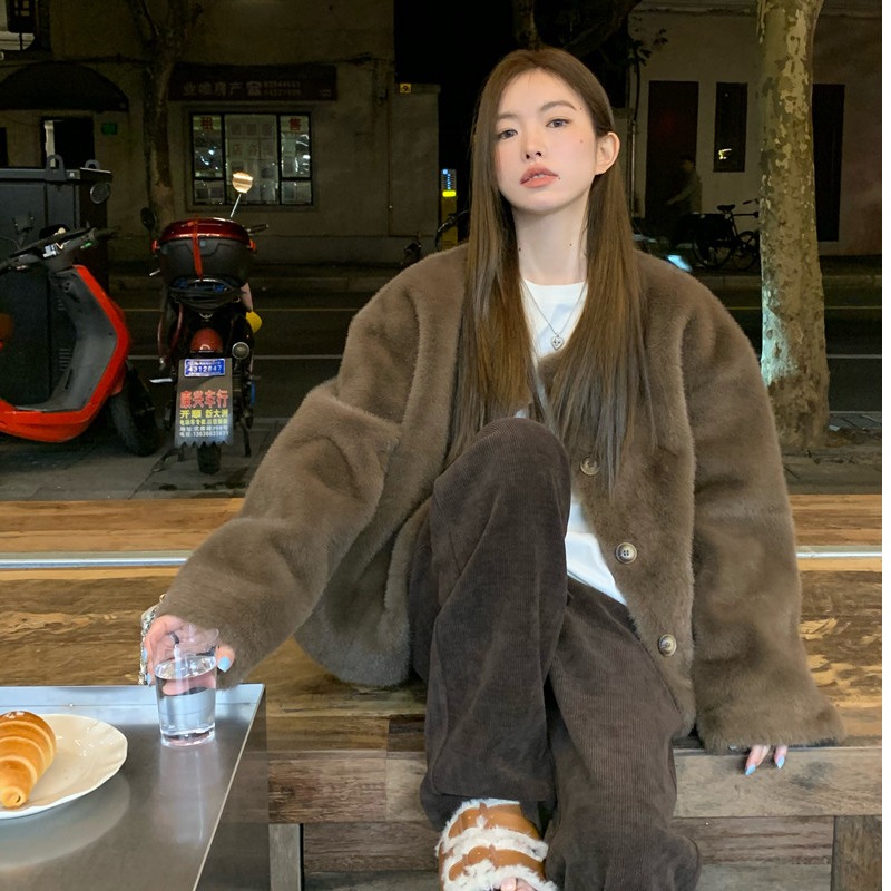 一件过冬时髦大气有温度的皮草