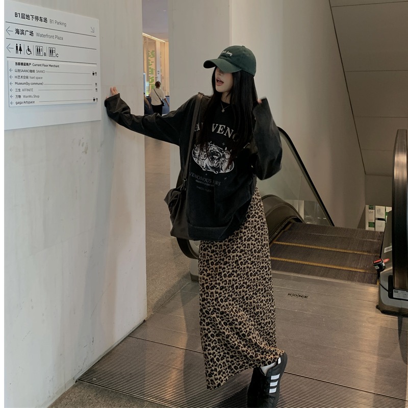 街头感慵懒长袖T2025春豹纹长裙