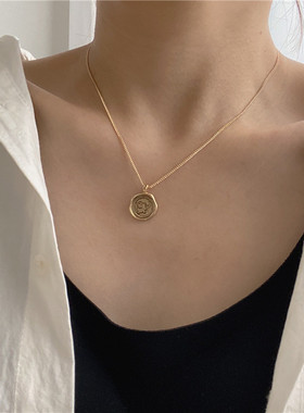 时尚项链小众轻奢锁骨链新款毛衣链女百搭简约装饰金色项链高级感