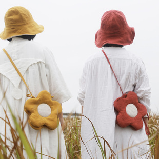 织布云原创设计单肩斜跨包可爱女花朵零钱包手机包百搭仙女小包包