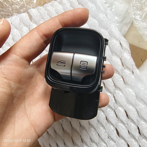 适用于22-26年新款奔驰C级玻璃升降器开关C200 C260L车窗控制按键