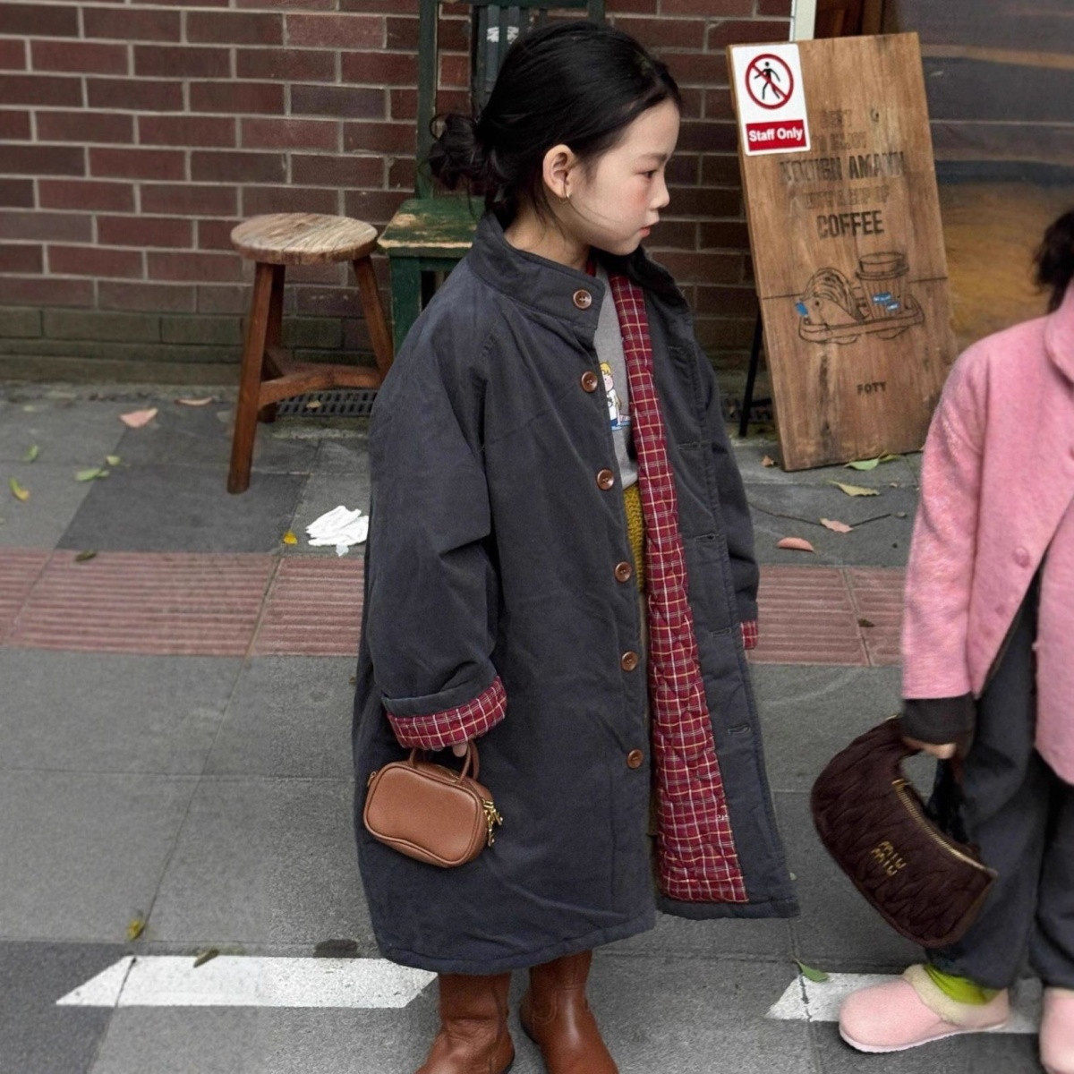 韩国童装26冬季男女童新款加厚中长款棉服中小童洋气风衣带帽外套