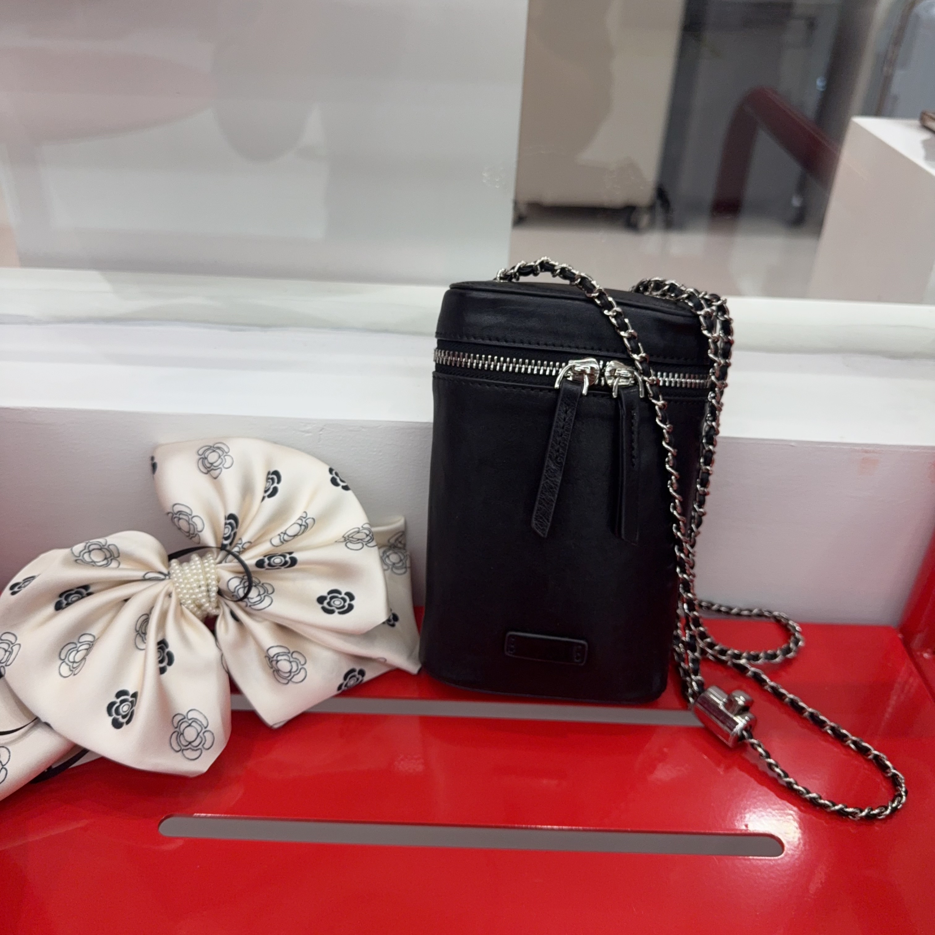 欧洲站2026新款头层牛皮时尚百搭单肩斜挎包女包竖款手机包链条包