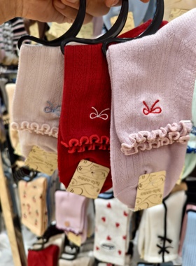 tutuanna 26年春季新款女士木耳边刺绣蝴蝶结短袜多色可选