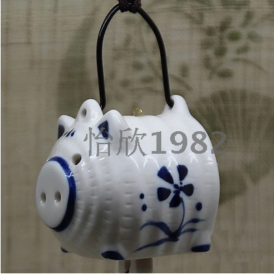 日式陶瓷可爱小猪和风风铃挂饰车饰门饰蚊香小猪家居饰品特价清仓