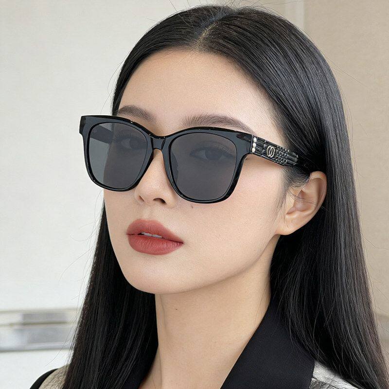 网红香奶奶侧颜珍珠装饰太阳镜女高级感显脸小防紫外线墨镜偏光镜