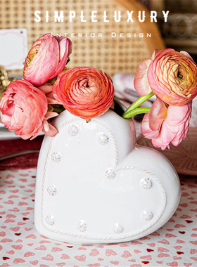 永恒爱心小巧餐桌花瓶摆件