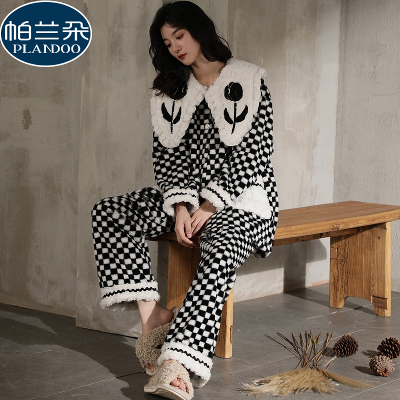 2025超火珊瑚绒睡衣女秋冬季加厚法兰绒棋盘格子家居服套装可外穿