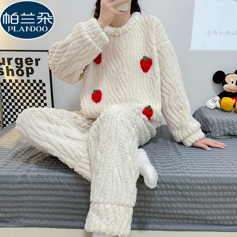 睡衣女可外穿冬季法兰绒秋冬天保暖珊瑚绒加厚长袖简约草莓家居服