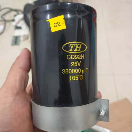 议价dc25v330000uf电容，成色漂亮，功能完好