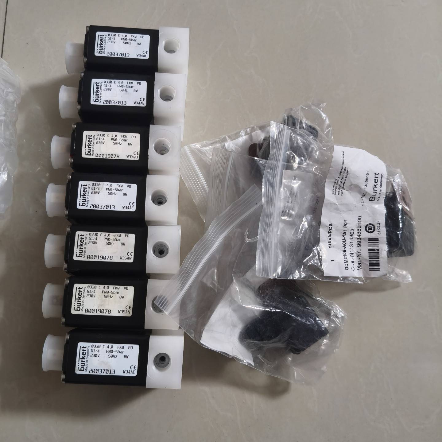 议价宝德电磁阀0330C,230v全新，需要的拍